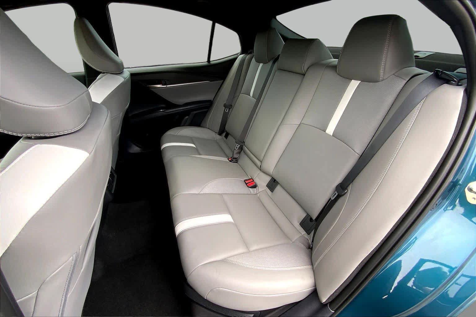 Used 2025 Toyota Camry SE FWD image 38