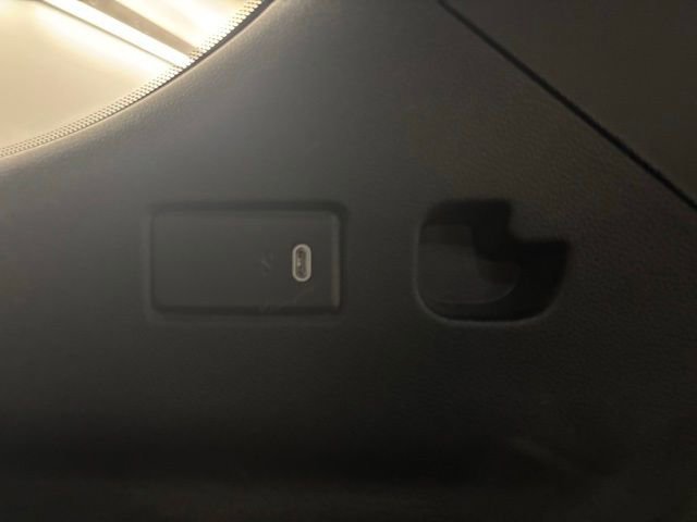Used 2025 GMC Yukon Denali image 12