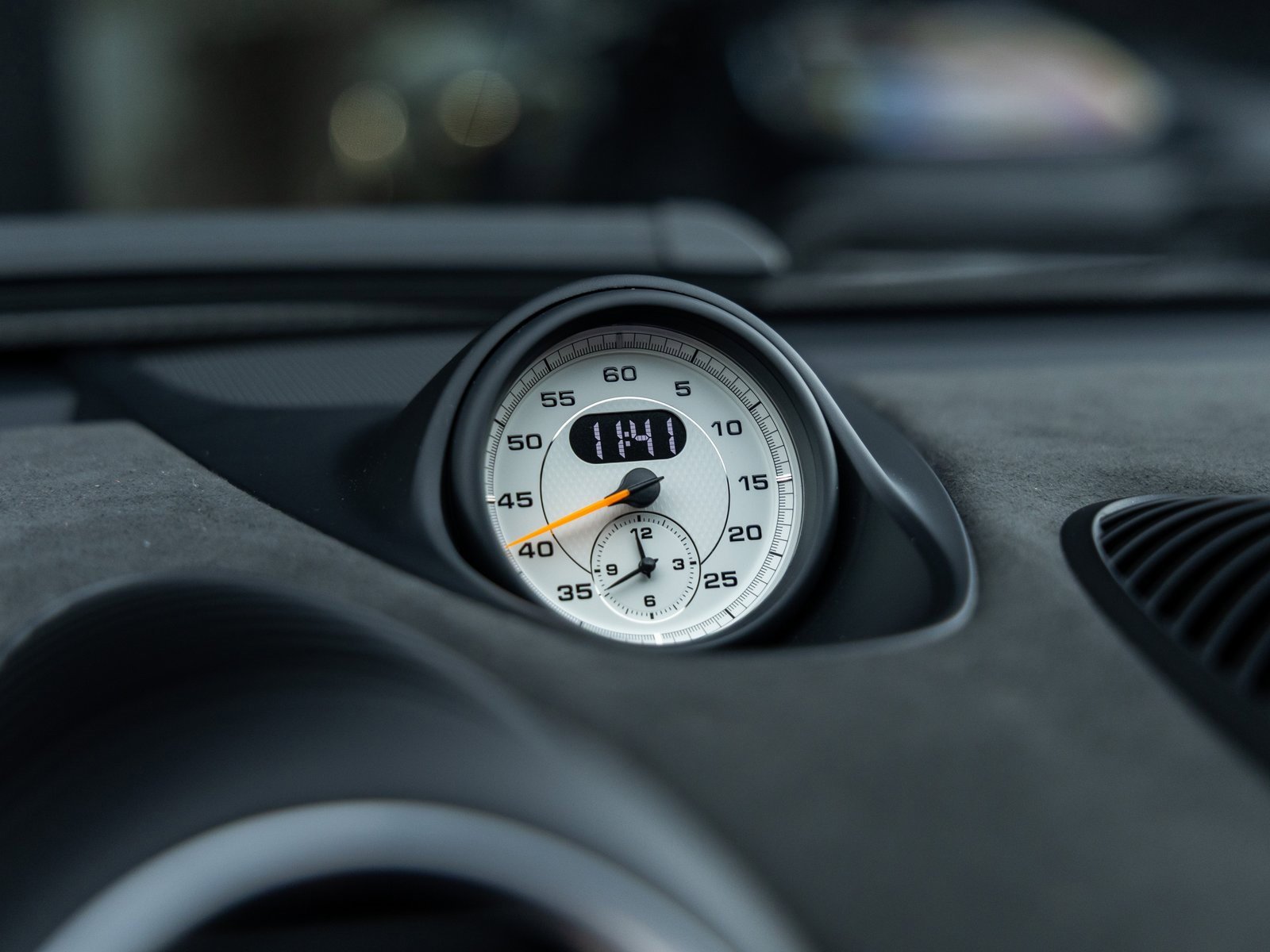 Used 2025 Porsche 718 Cayman GT4 RS image 39