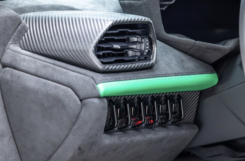 Used 2024 Lamborghini Huracan Sterrato AWD/4WD image 45
