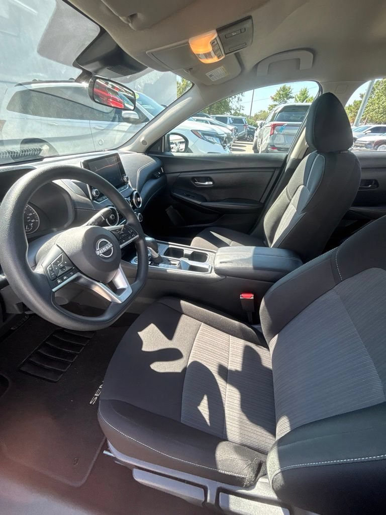 Used 2025 Nissan Sentra SV FWD image 12