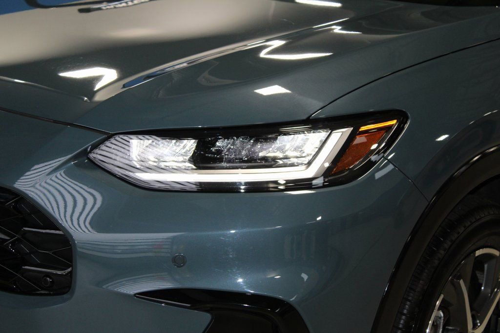 Used 2025 Honda HR-V EX-L image 2