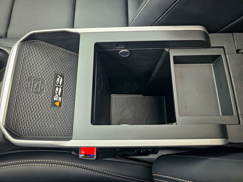 New 2027 GMC Terrain Elevation w/ Elevation Premium Package AWD/4WD image 29