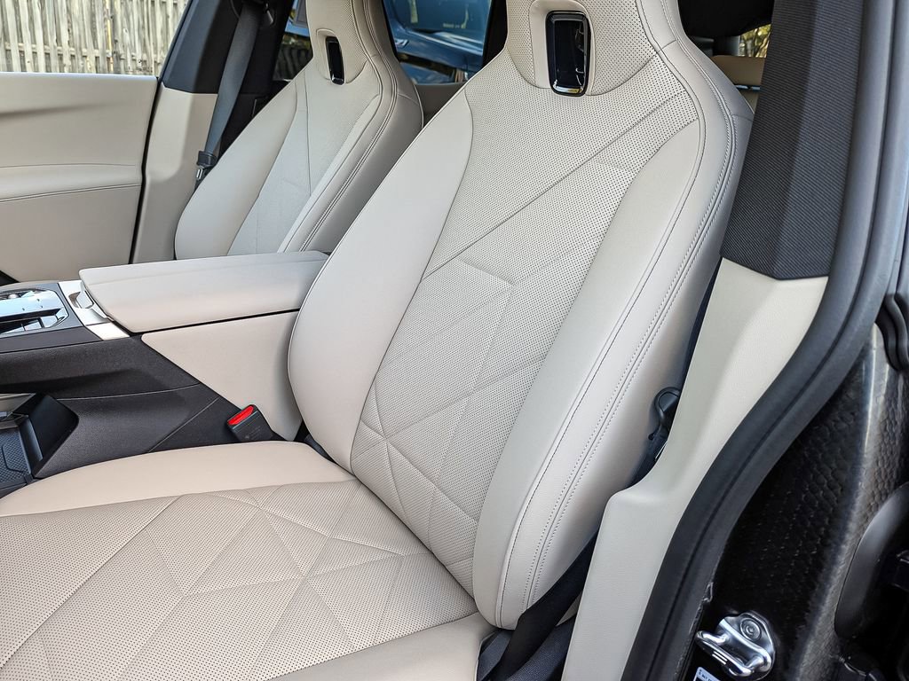 Used 2026 BMW iX xDrive60 w/ Premium Package image 14