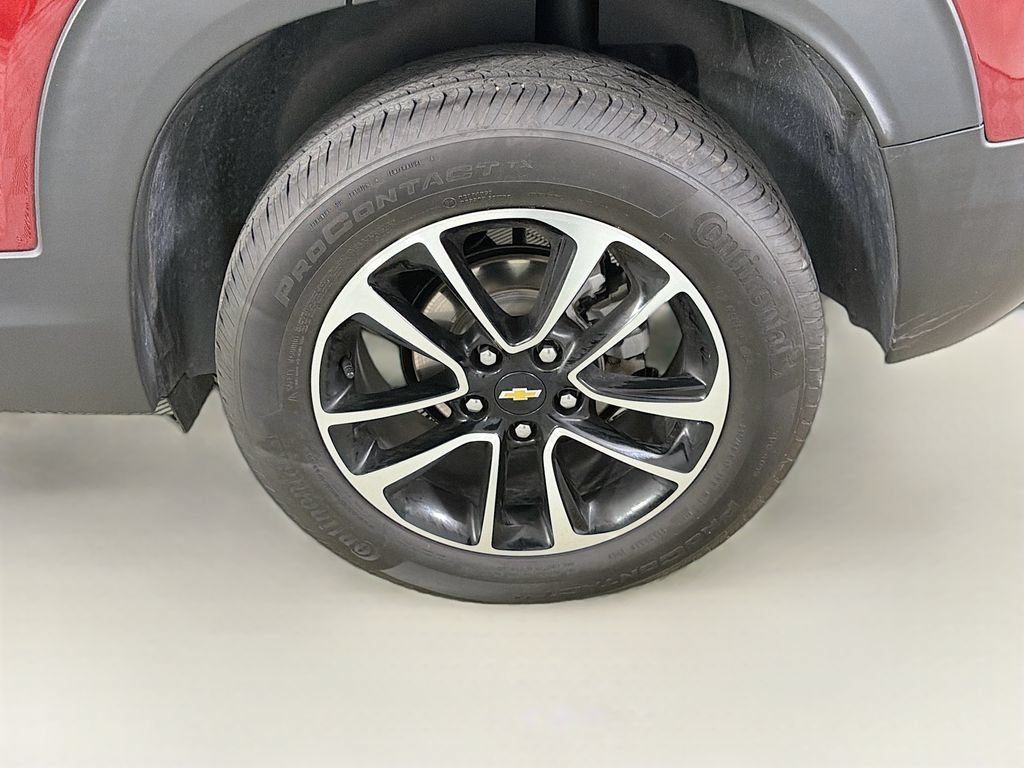 Used 2025 Chevrolet TrailBlazer LT AWD/4WD image 31