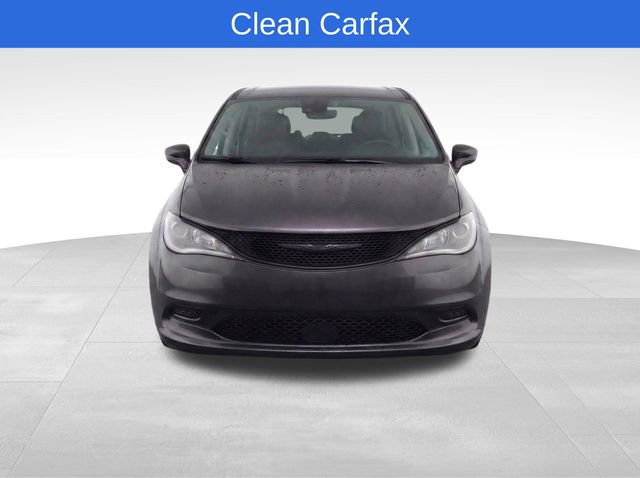 Used 2023 Chrysler Voyager LX FWD image 5