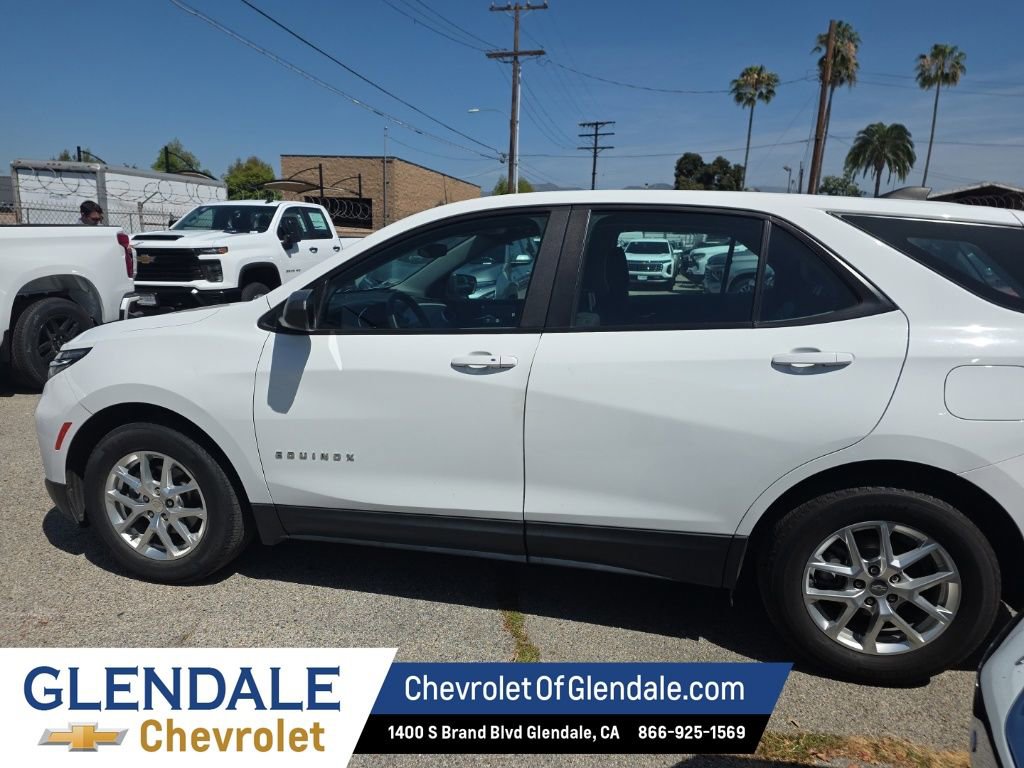 Used 2022 Chevrolet Equinox LS FWD image 3