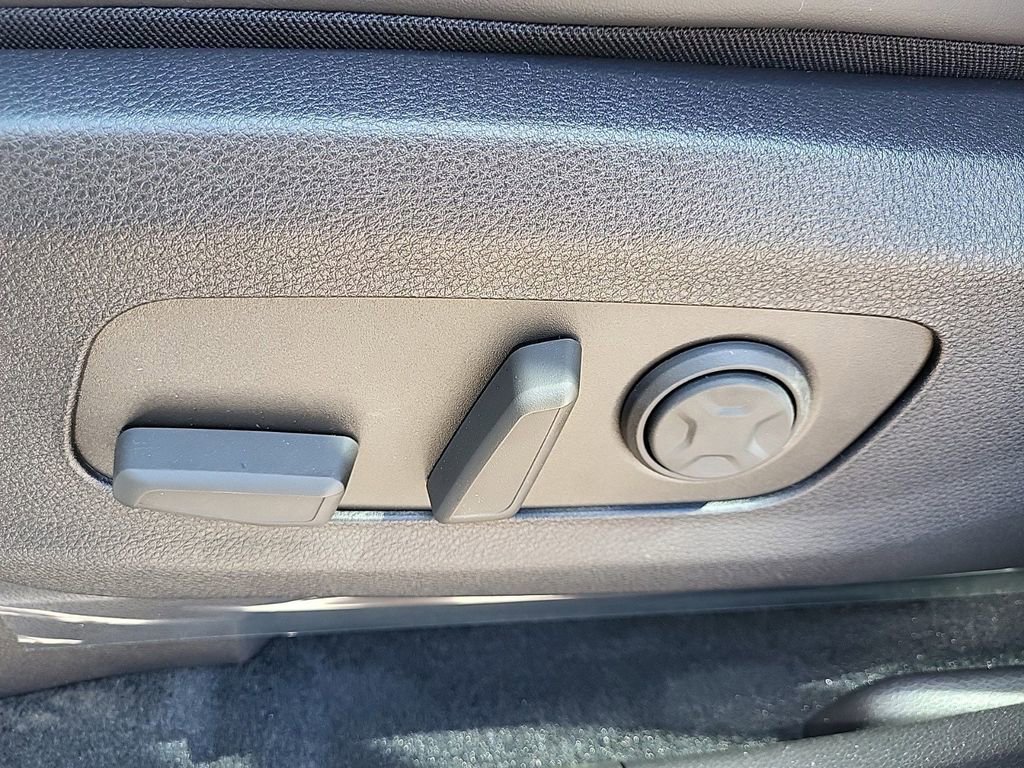 New 2025 Kia Carnival SX image 13