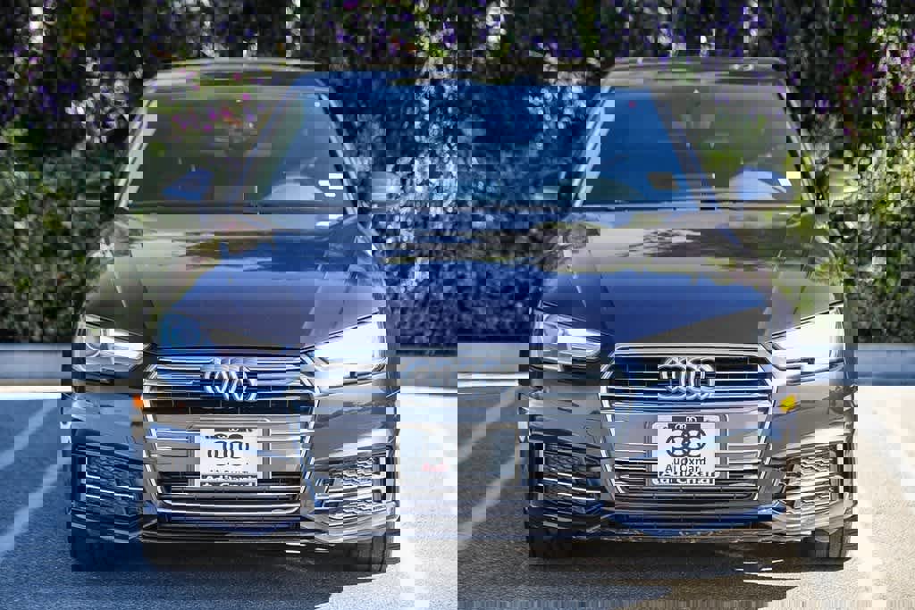 Used 2018 Audi A4 2.0T Ultra Premium w/ 18" Wheel Package image 2