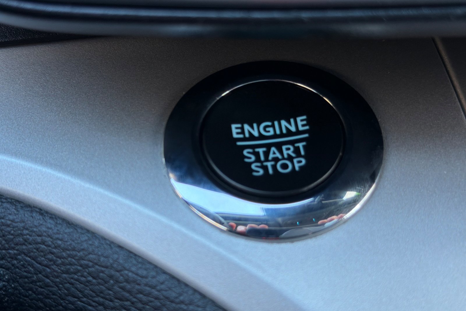 Used 2024 Ford Explorer XLT w/ Equipment Group 202A image 23