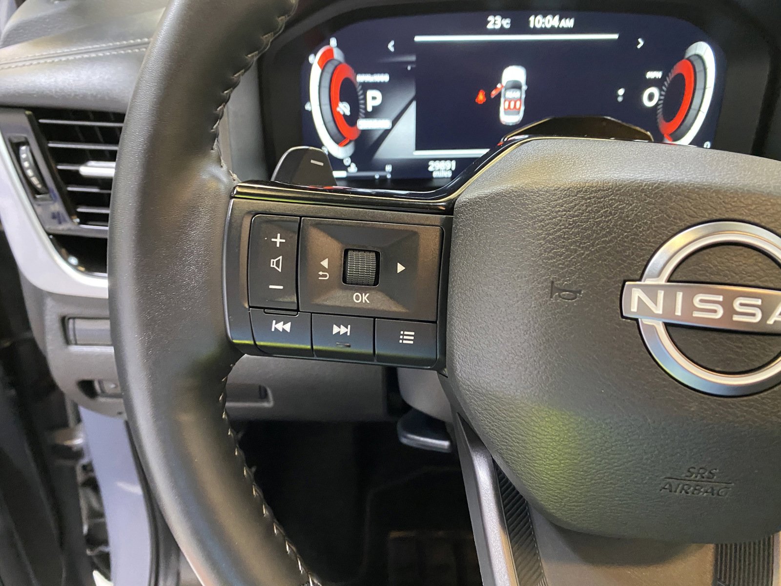 Used 2025 Nissan Rogue SL w/ Tech Package FWD image 34