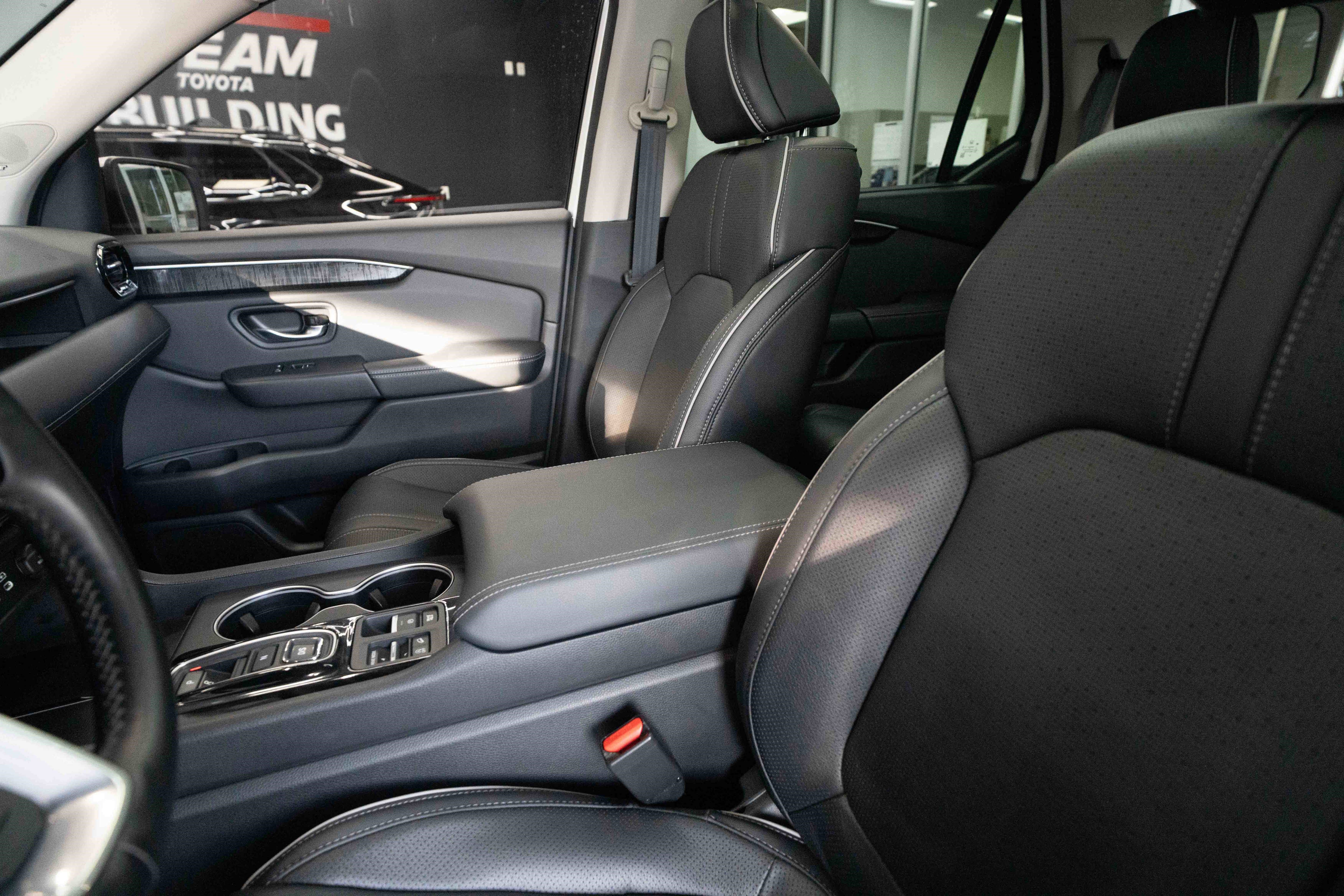 Used 2023 Honda Pilot Elite image 10