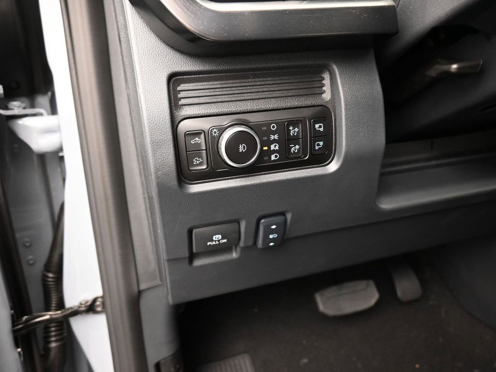 New 2026 Ford F250 Lariat w/ Chrome Package image 4