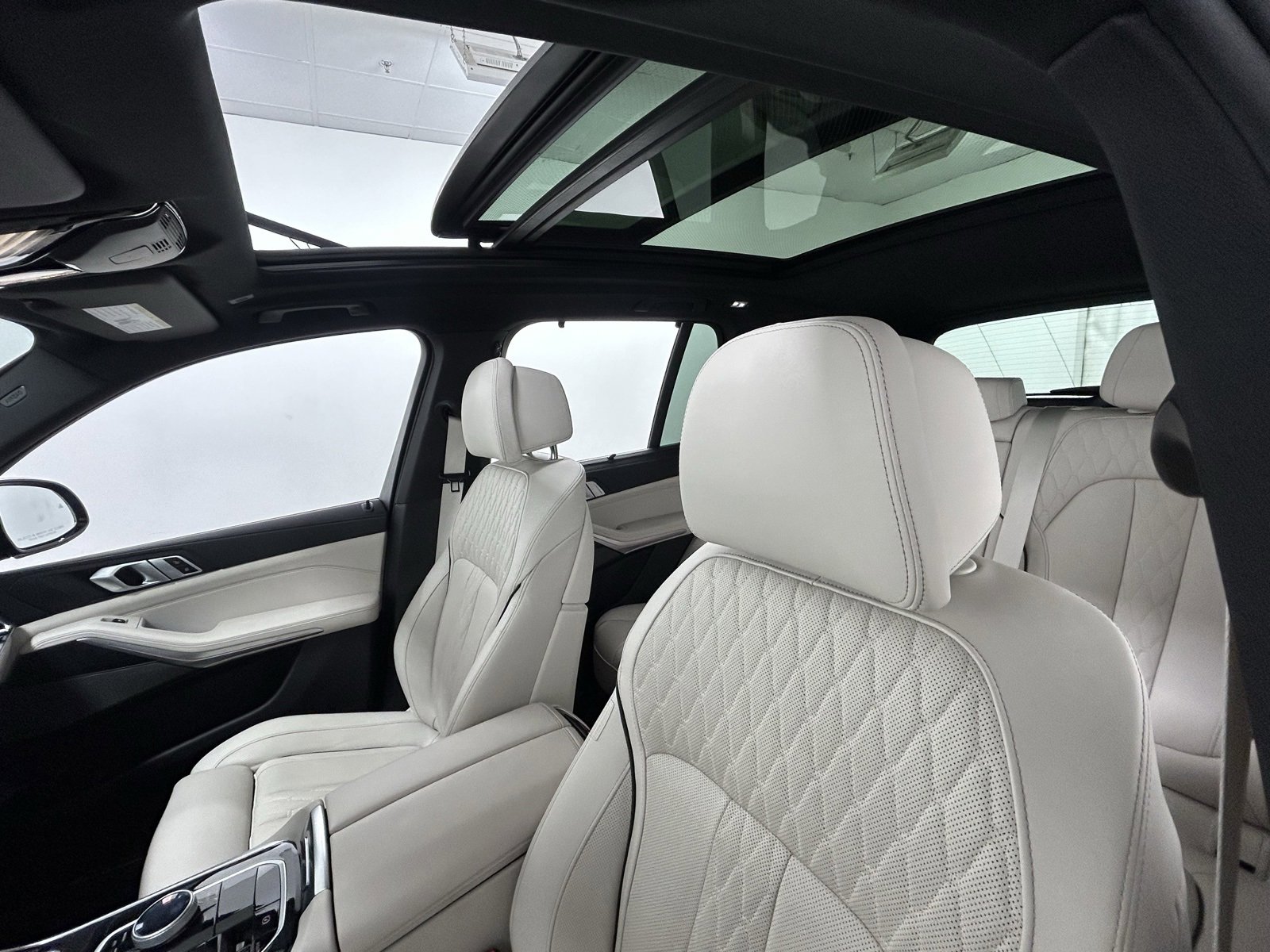 Used 2025 BMW X5 M60i image 29