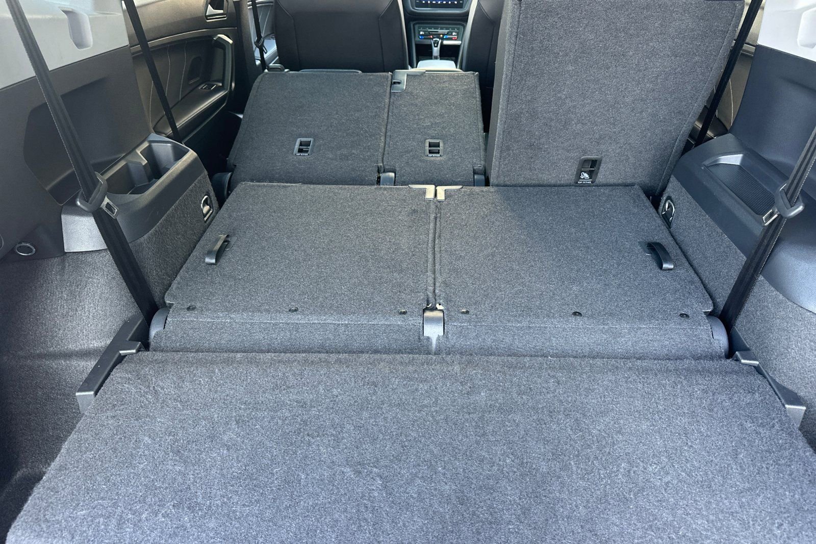 Used 2024 Volkswagen Tiguan SE image 18