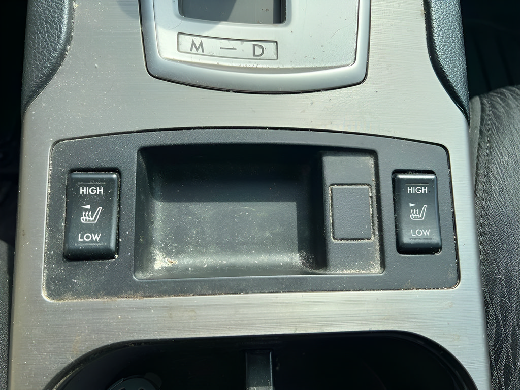 Used 2010 Subaru Legacy 2.5i Premium AWD/4WD image 26