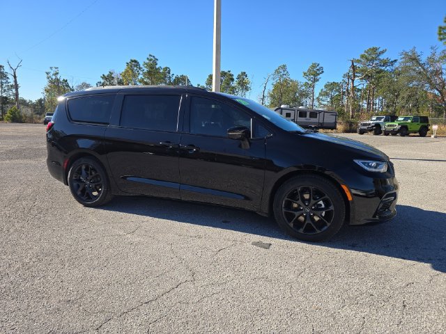 New 2026 Chrysler Pacifica Select w/ S Appearance Package FWD image 2