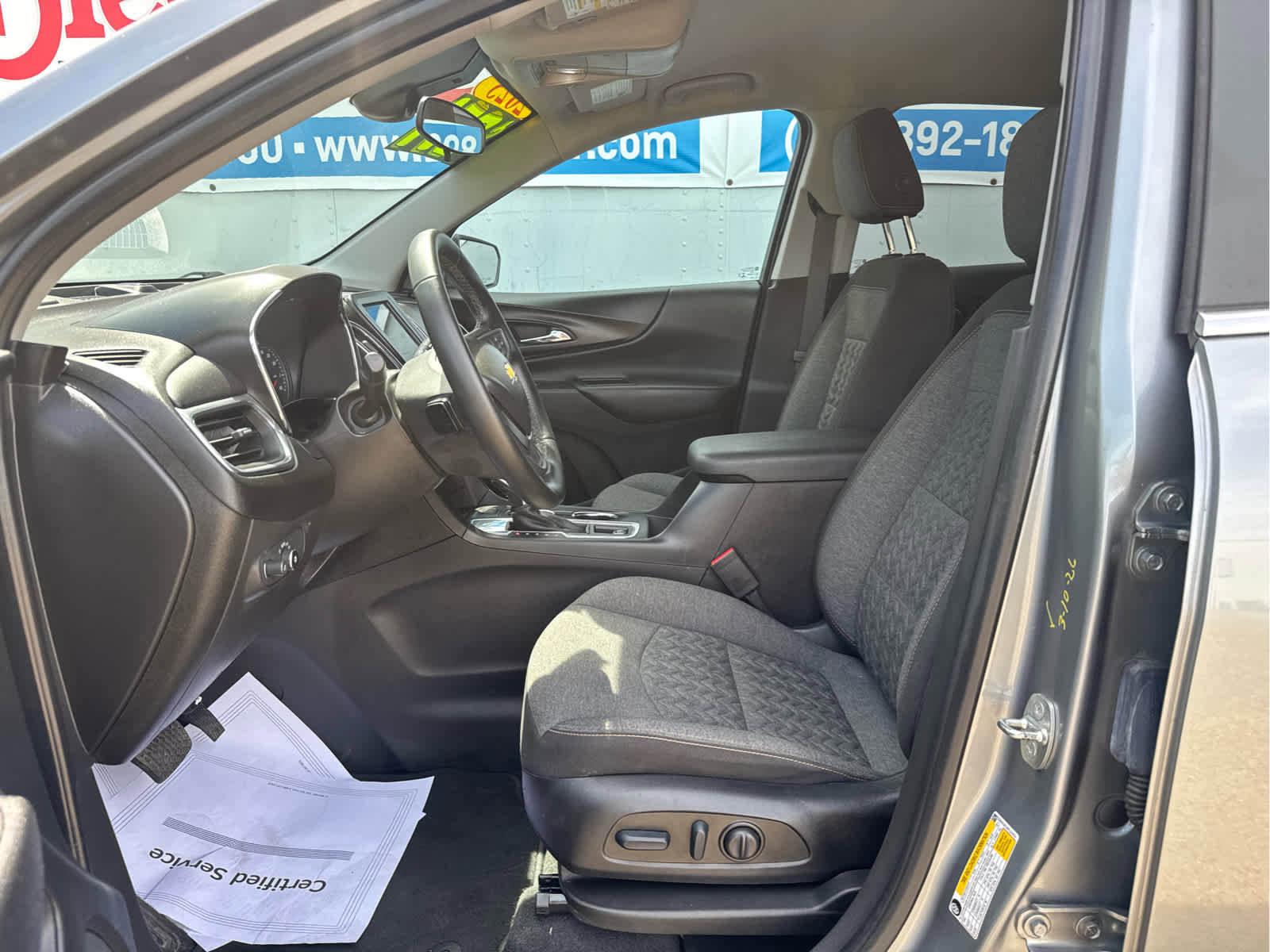 Used 2023 Chevrolet Equinox LT w/ Driver Convenience Package FWD image 18