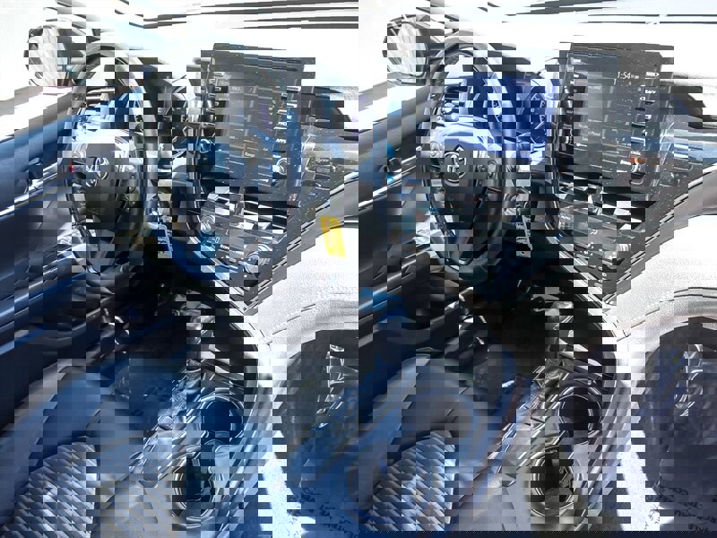 Used 2021 Toyota Camry SE image 18