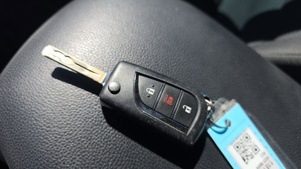 Certified 2022 Toyota RAV4 LE FWD image 23