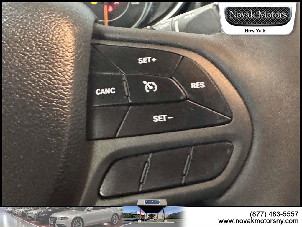 Used 2022 Jeep Cherokee Trailhawk image 17