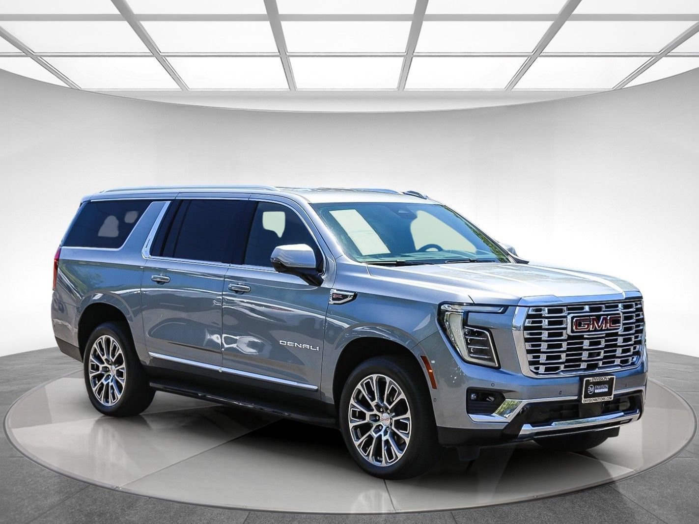 Used 2025 GMC Yukon XL Denali AWD/4WD image 5