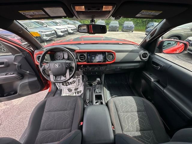 Used 2017 Toyota Tacoma TRD Sport w/ Tow Package (A/T) AWD/4WD image 12