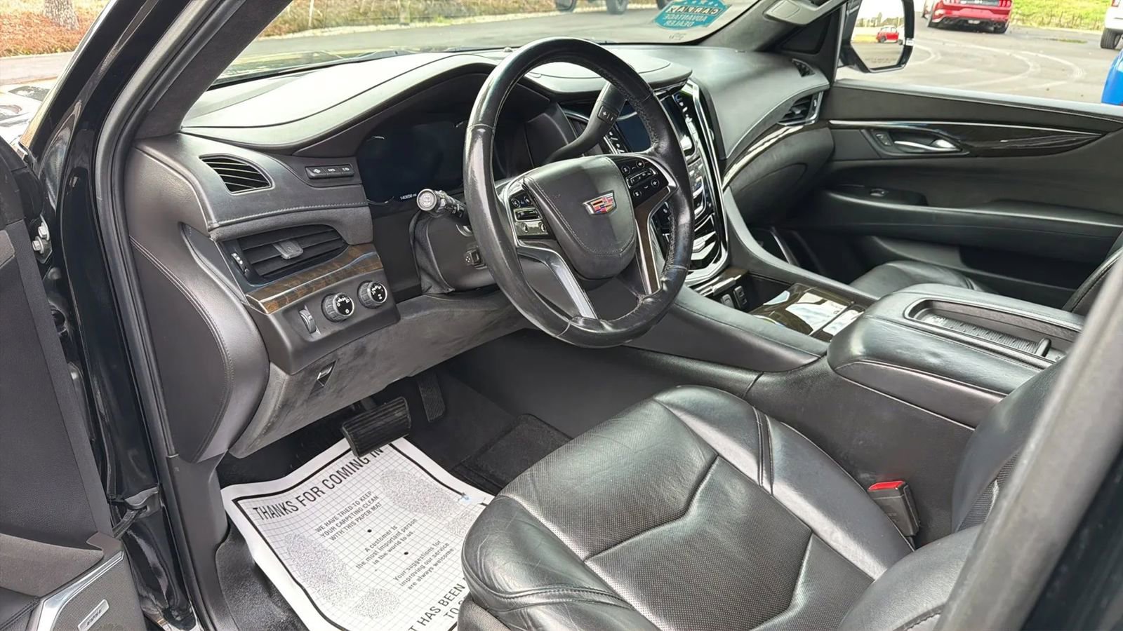 Used 2017 Cadillac Escalade Platinum image 9