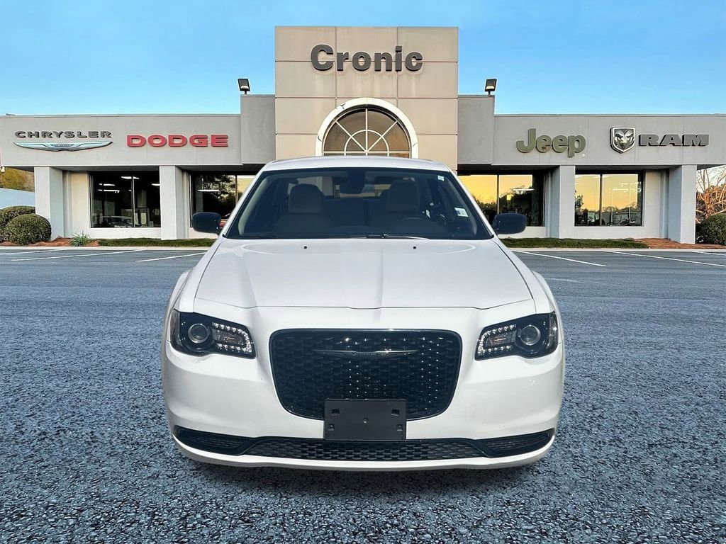 Used 2023 Chrysler 300 Touring w/ Sport Appearance Package image 8