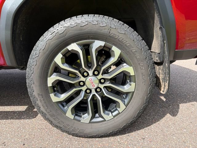 Used 2025 GMC Canyon Denali AWD/4WD image 10