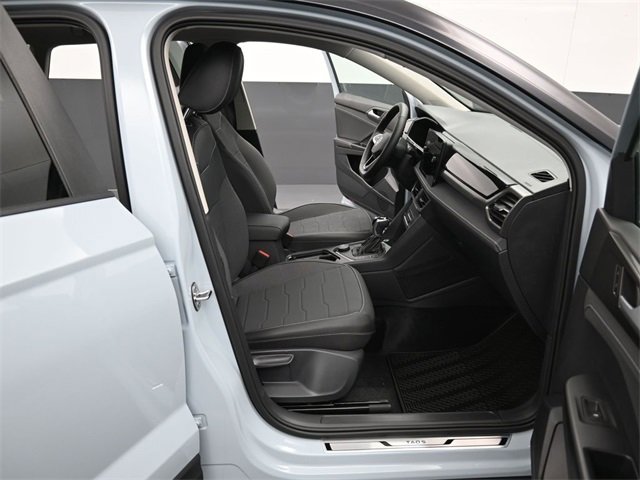New 2026 Volkswagen Taos SE image 14