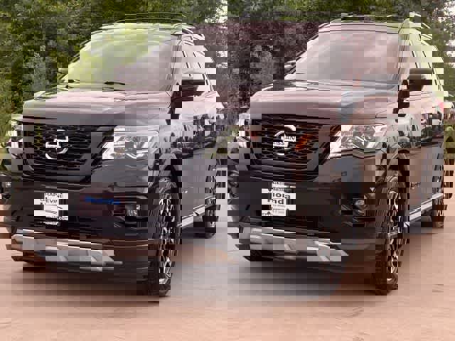 Used 2019 Nissan Pathfinder SL w/ Rock Creek Edition image 2