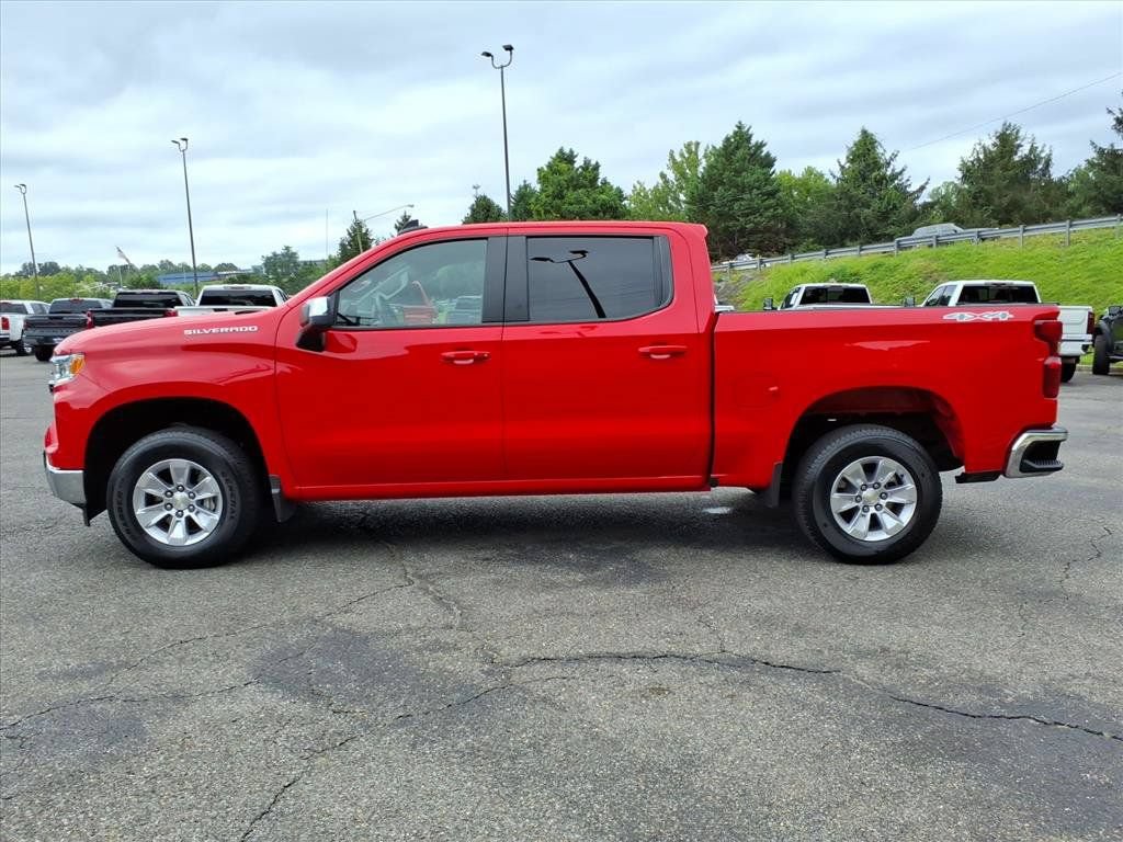 Used 2026 Chevrolet Silverado 1500 LT AWD/4WD image 6