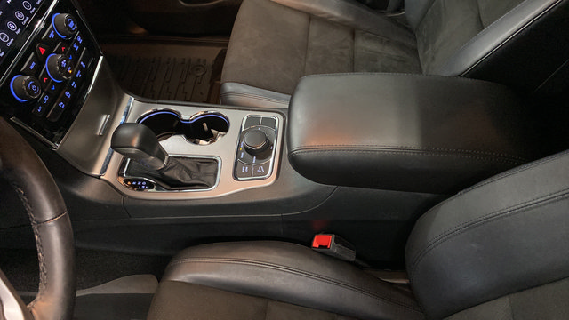Used 2020 Jeep Grand Cherokee Laredo w/ Quick Order Package 2BN North AWD/4WD image 19