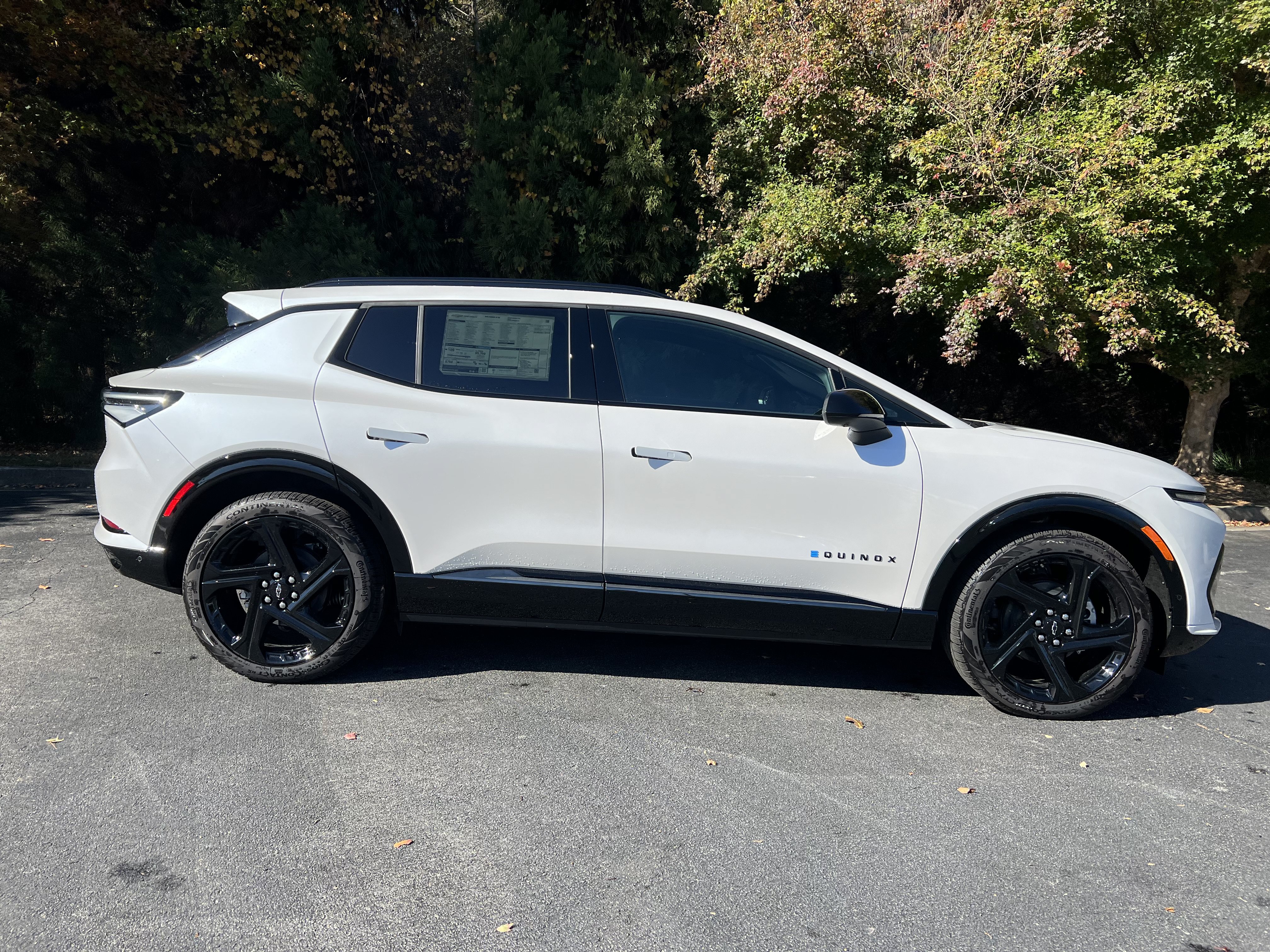 New 2025 Chevrolet Equinox EV RS w/ Active Safety Package 3 FWD image 14