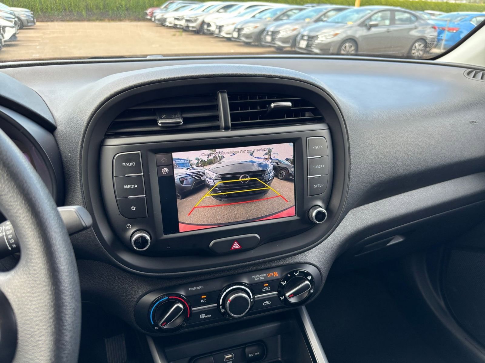 Used 2025 Kia Soul LX w/ LX Technology Package FWD image 22