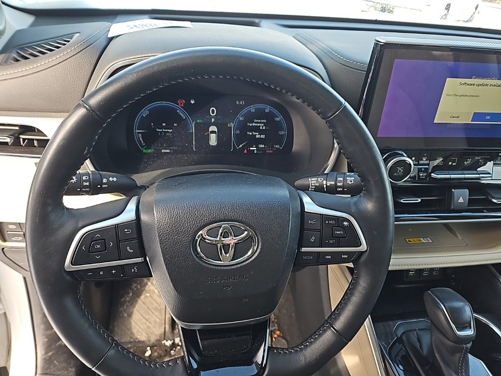 Used 2023 Toyota Highlander Platinum image 19