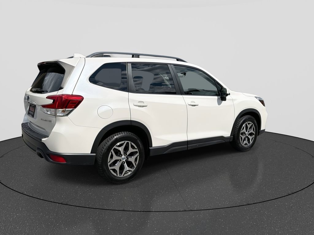 Used 2021 Subaru Forester Premium image 8