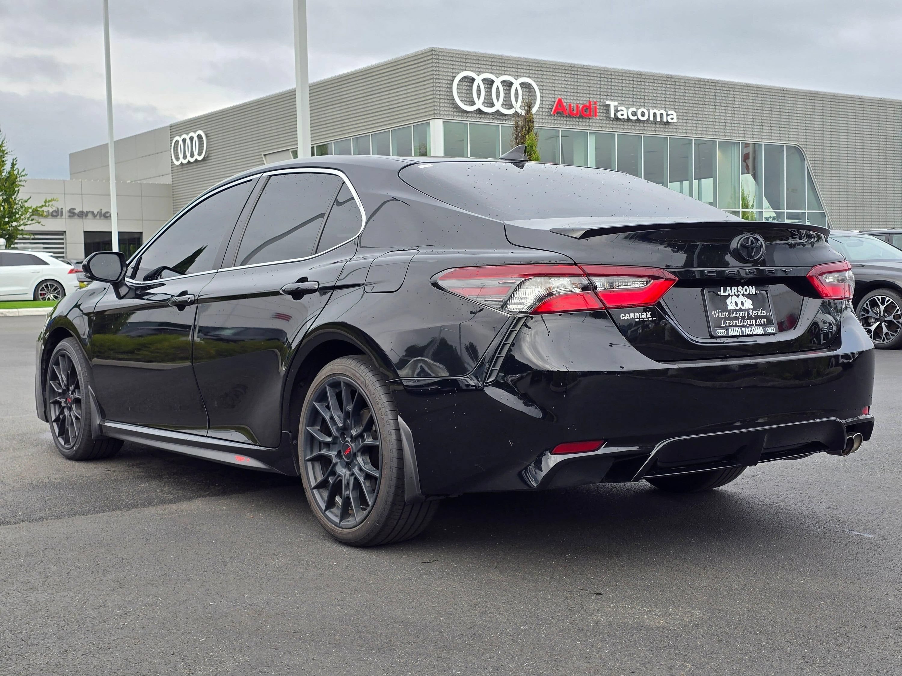 Used 2022 Toyota Camry SE w/ TRD Appearance Package (TMS) FWD image 3