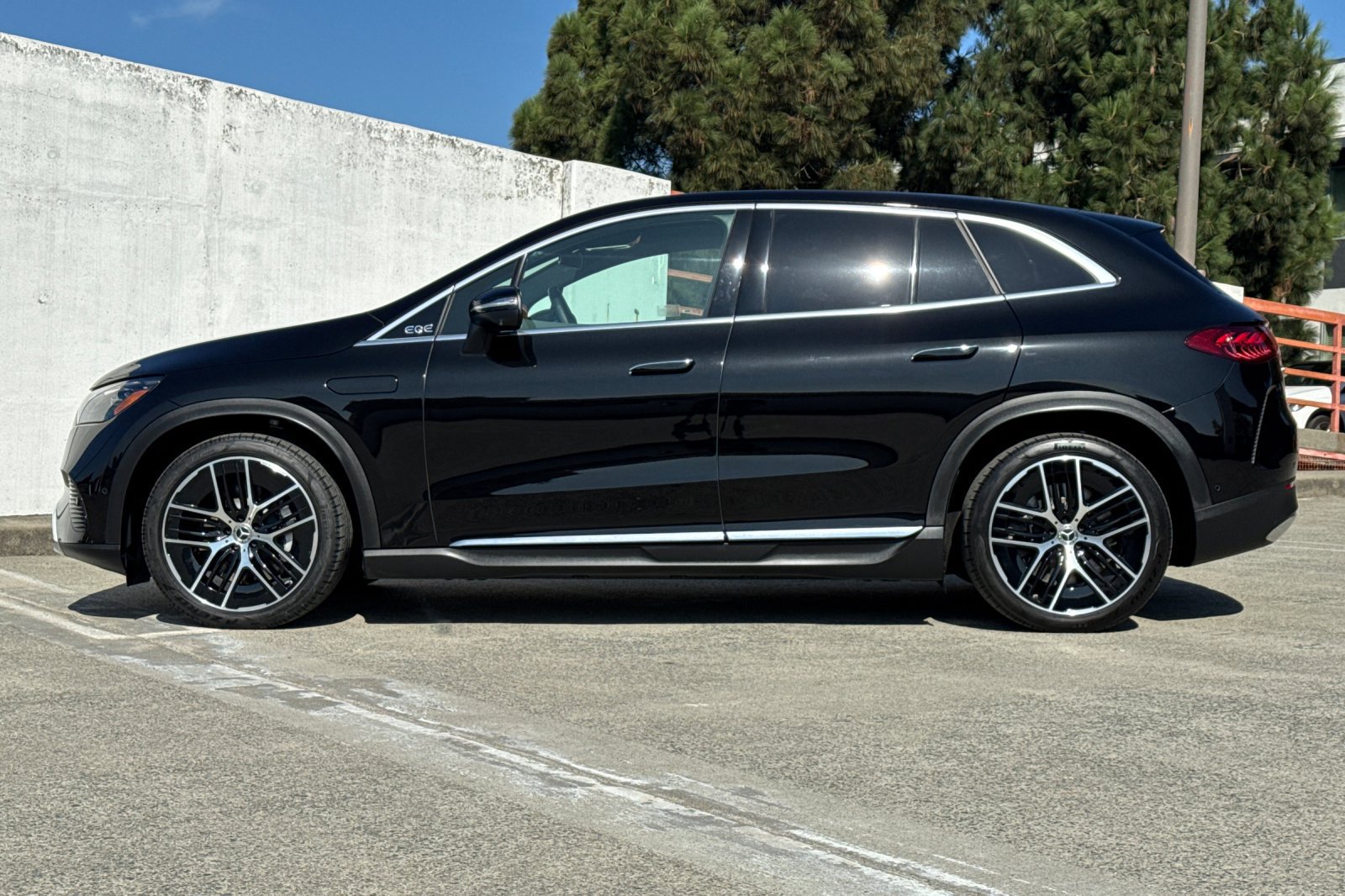 Certified 2024 Mercedes-Benz EQE 350+ SUV image 7