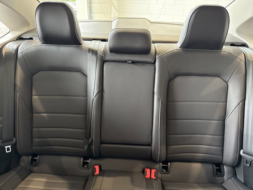 Used 2023 Volkswagen Jetta SE image 15