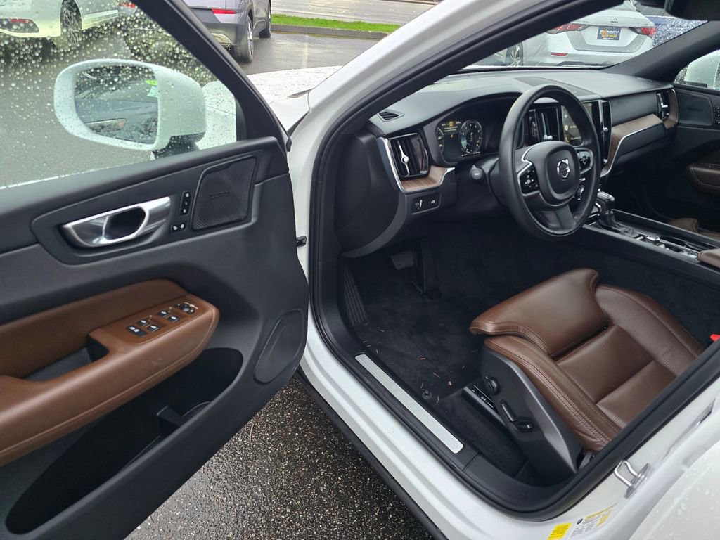 Used 2021 Volvo XC60 T5 Inscription w/ Advanced Package image 20
