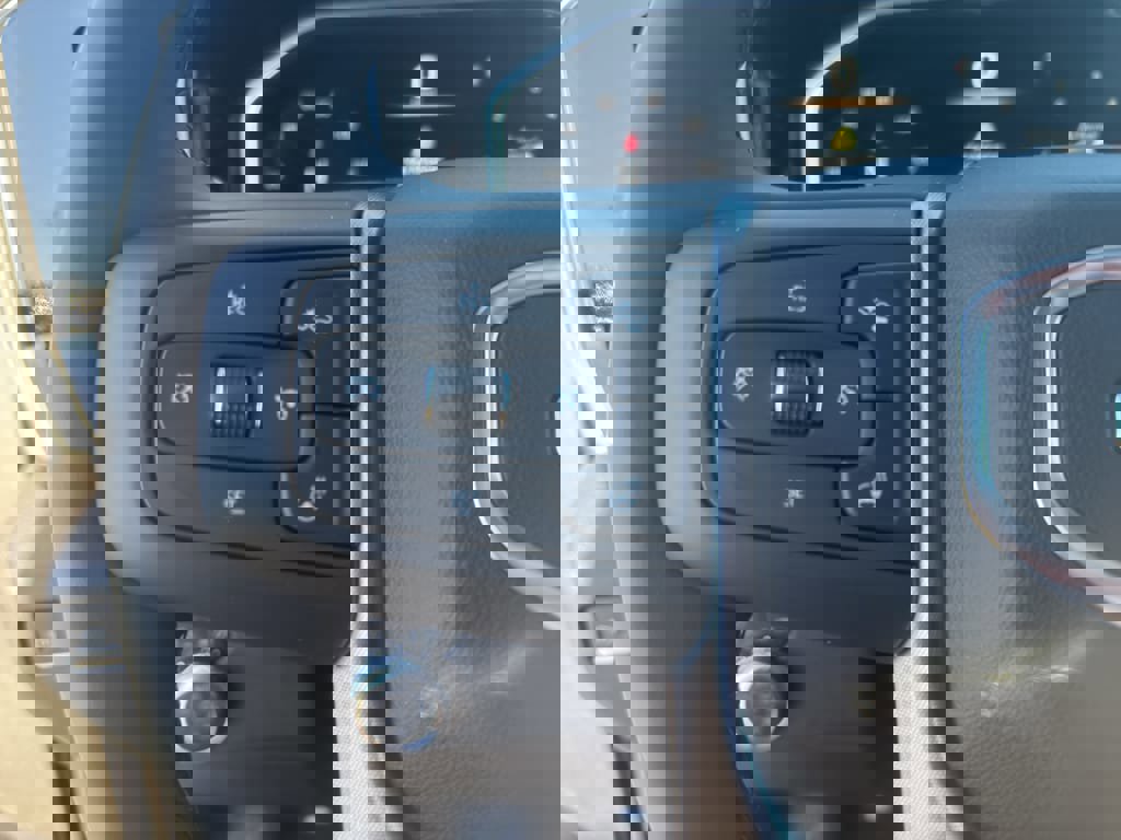 New 2026 GMC Sierra 2500 SLT w/ SLT Convenience Package image 16