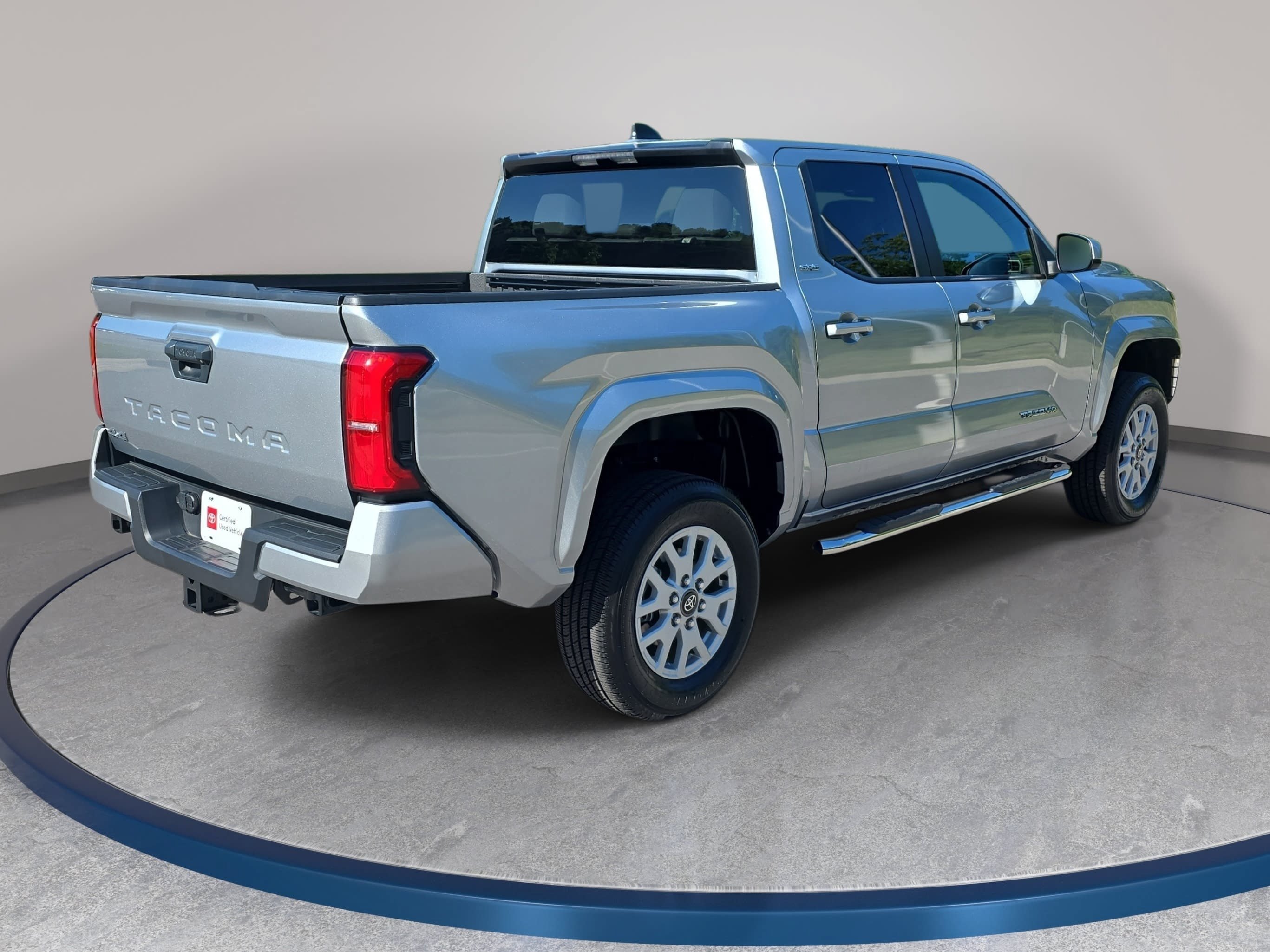 Certified 2024 Toyota Tacoma SR5 AWD/4WD image 5