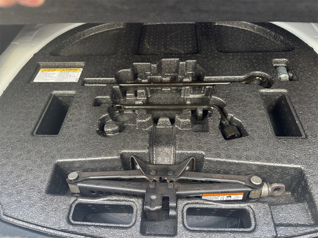 Used 2018 Toyota Camry LE image 17