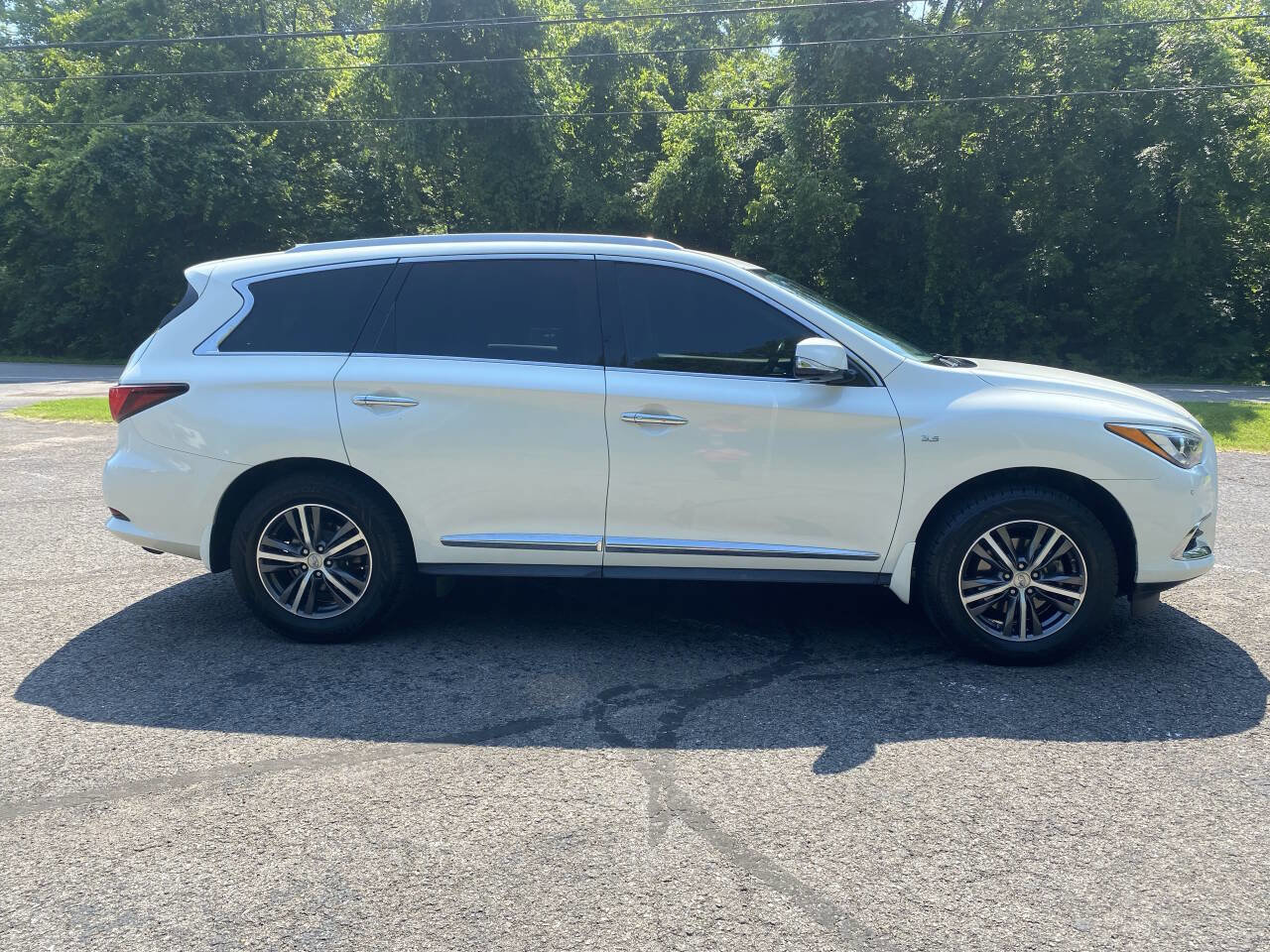 Used 2018 INFINITI QX60 FWD w/ Premium Plus Package image 3