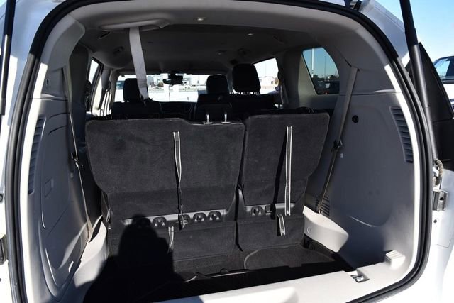 Used 2024 Chrysler Pacifica Select image 27