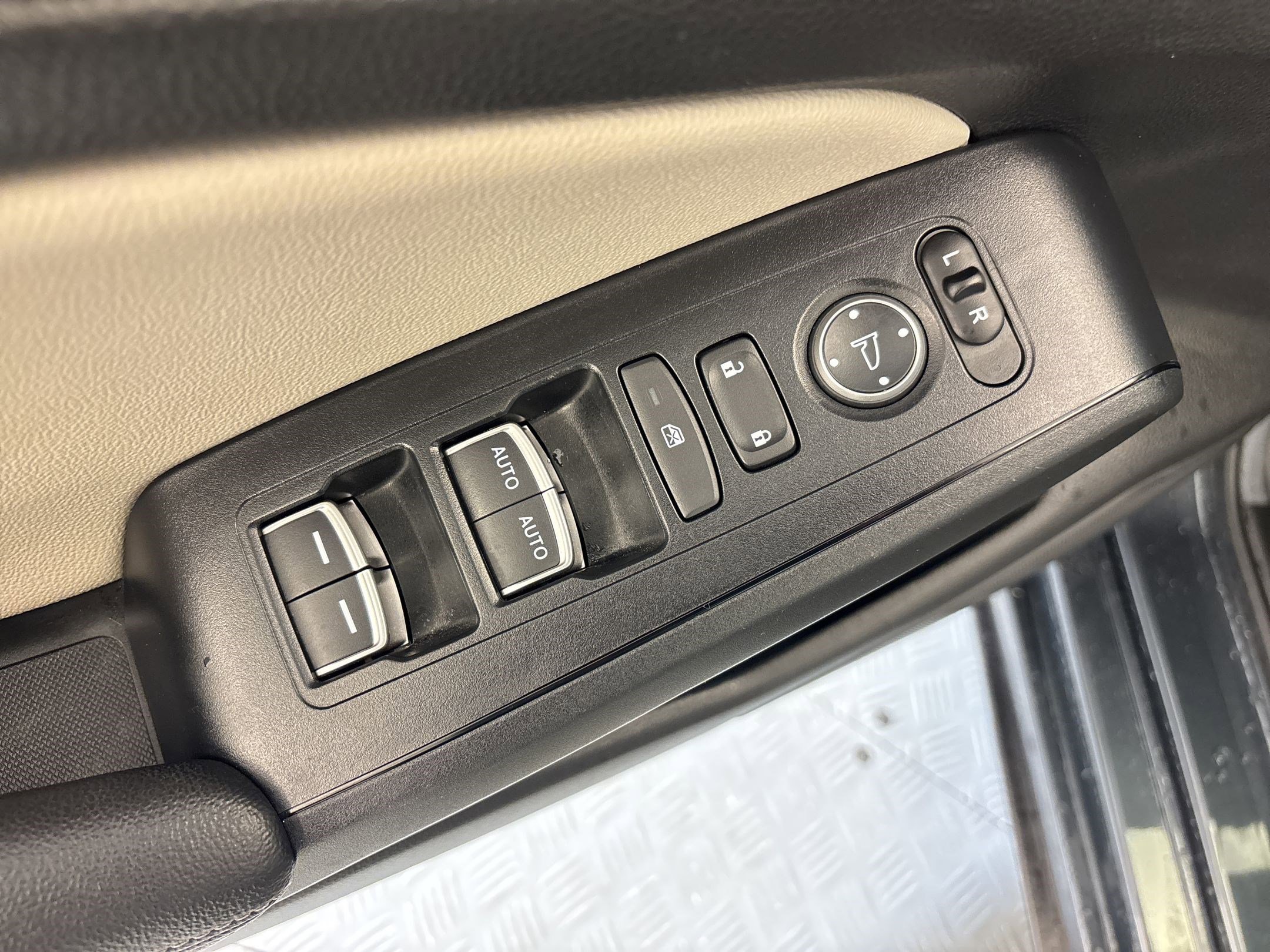 Used 2024 Honda Civic EX-L image 21