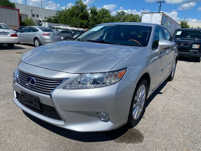 Used 2013 Lexus ES 300h w/ Luxury Pkg FWD image 3