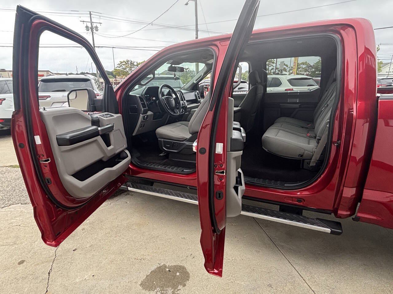 Used 2019 Ford F150 XLT w/ Equipment Group 302A Luxury AWD/4WD image 15